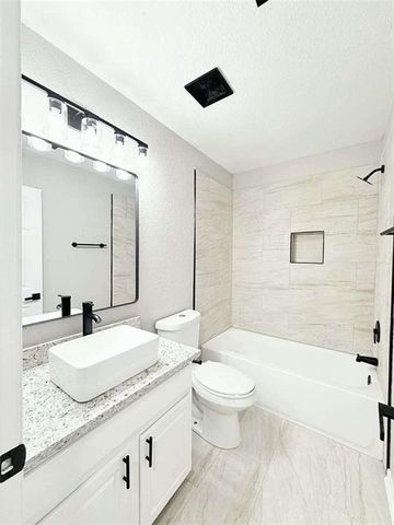 168 Brookview Drive, Riverdale, GA 30274