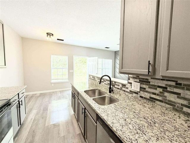 168 Brookview Drive, Riverdale, GA 30274
