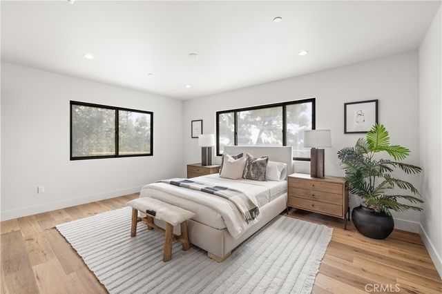 122 Patrician Way, Pasadena, CA 91105