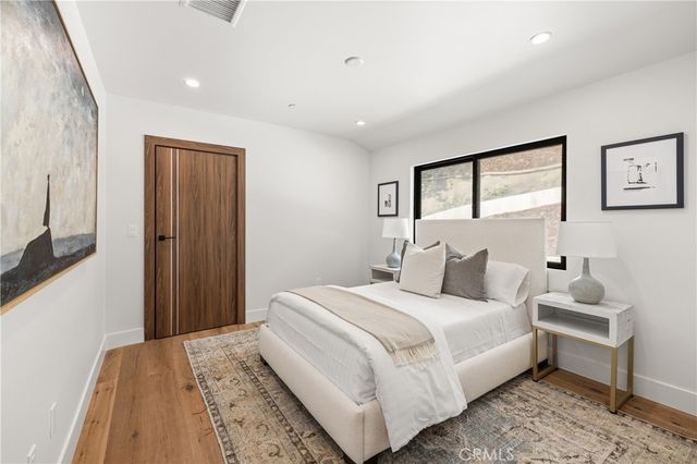122 Patrician Way, Pasadena, CA 91105