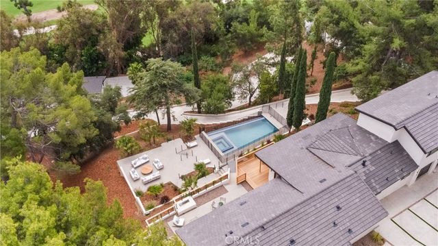 122 Patrician Way, Pasadena, CA 91105