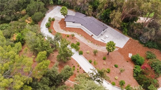 122 Patrician Way, Pasadena, CA 91105
