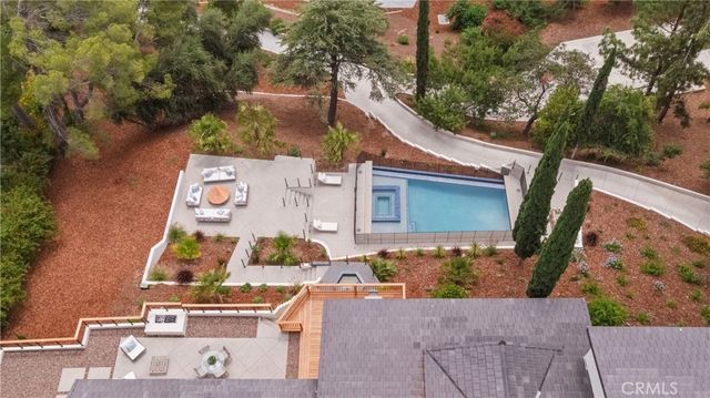 122 Patrician Way, Pasadena, CA 91105