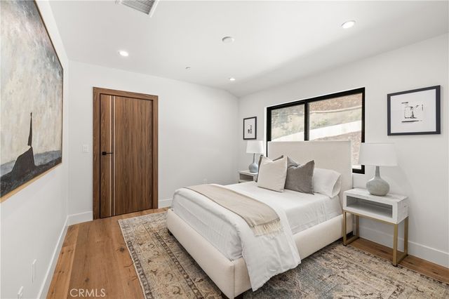 122 Patrician Way, Pasadena, CA 91105