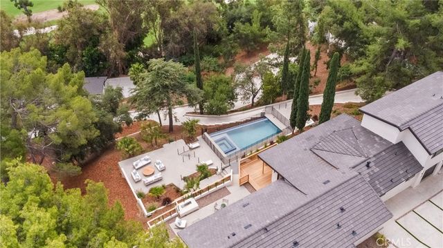 122 Patrician Way, Pasadena, CA 91105