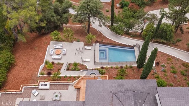 122 Patrician Way, Pasadena, CA 91105