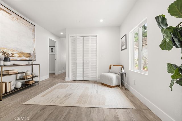 122 Patrician Way, Pasadena, CA 91105