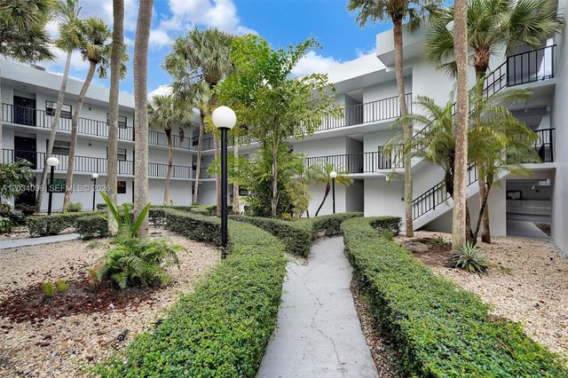10825 SW 112th Avenue 216, Miami, FL 33176