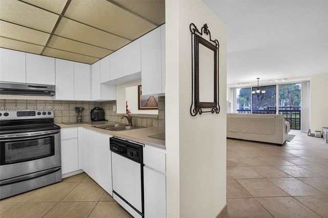 10825 SW 112th Avenue 216, Miami, FL 33176