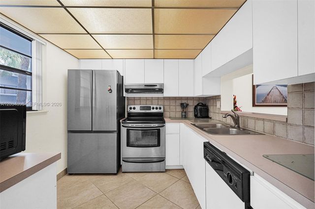 10825 SW 112th Avenue 216, Miami, FL 33176