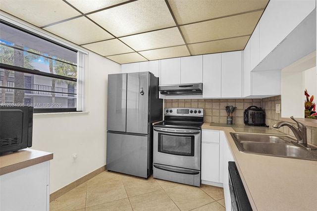10825 SW 112th Avenue 216, Miami, FL 33176