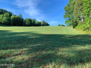 Lake City Hwy, Clinton, TN 37716