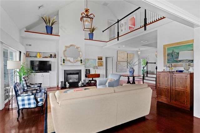 34 Wimbledon Circle, Portsmouth, RI 02871
