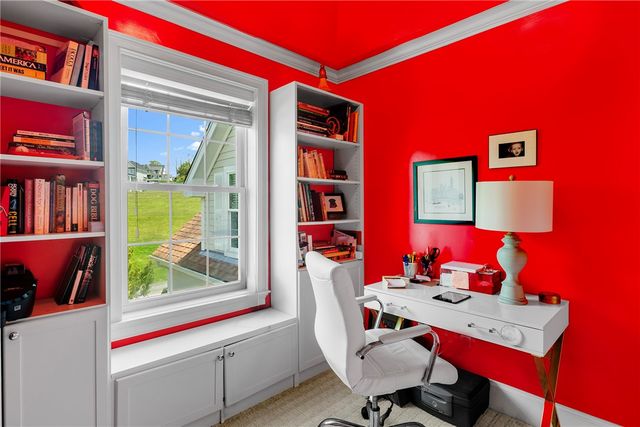 34 Wimbledon Circle, Portsmouth, RI 02871