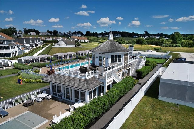 34 Wimbledon Circle, Portsmouth, RI 02871