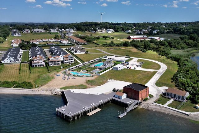 34 Wimbledon Circle, Portsmouth, RI 02871