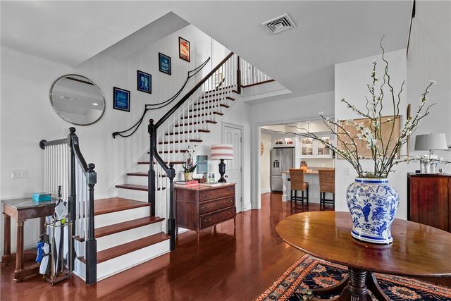 34 Wimbledon Circle, Portsmouth, RI 02871