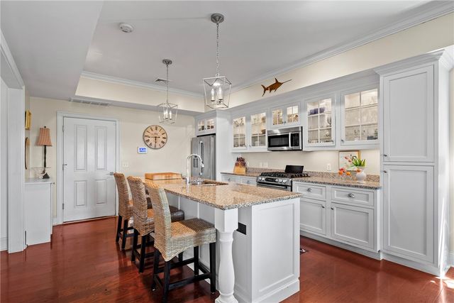 34 Wimbledon Circle, Portsmouth, RI 02871