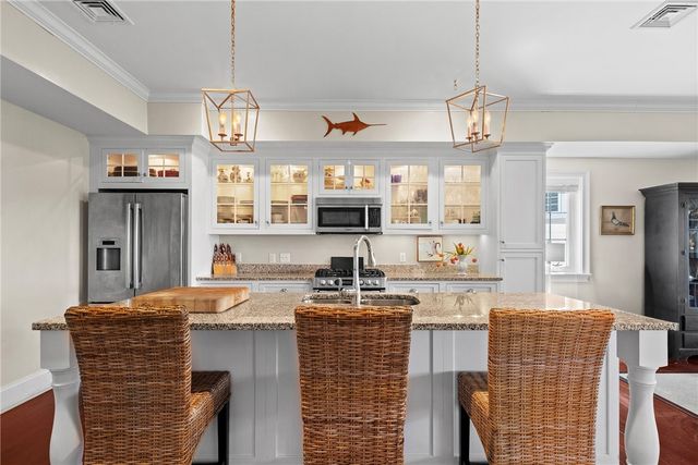 34 Wimbledon Circle, Portsmouth, RI 02871