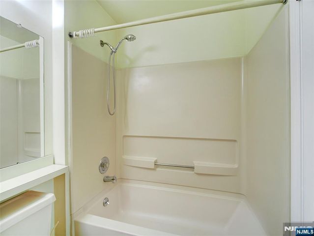 77 Howard Street, Newark, NJ 07103