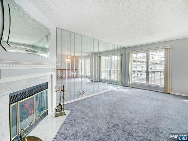 77 Howard Street, Newark, NJ 07103