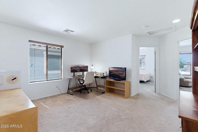 5852 E HAMPTON Avenue, Mesa, AZ 85206