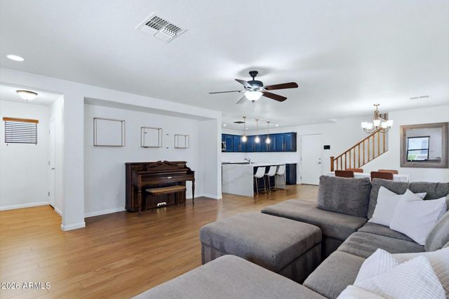 5852 E HAMPTON Avenue, Mesa, AZ 85206