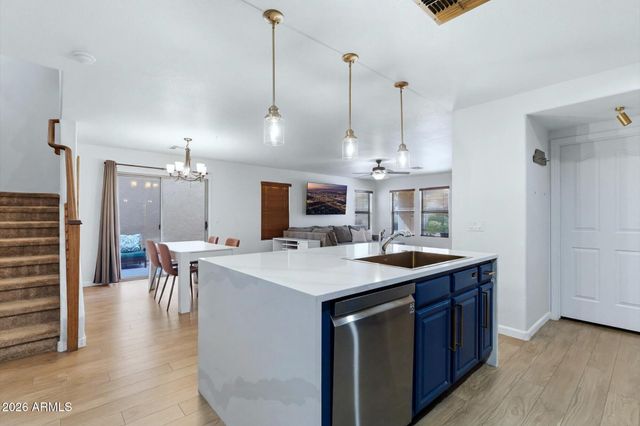 5852 E HAMPTON Avenue, Mesa, AZ 85206