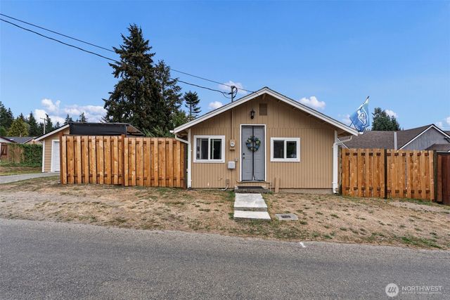3018 Hollywood Avenue NE, Bremerton, WA 98310