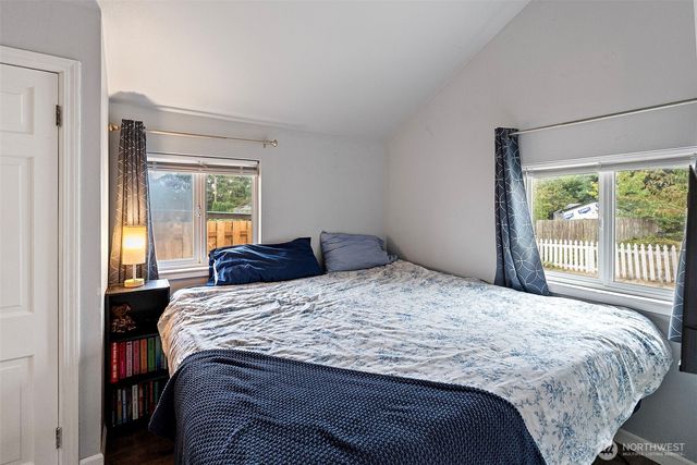 3018 Hollywood Avenue NE, Bremerton, WA 98310