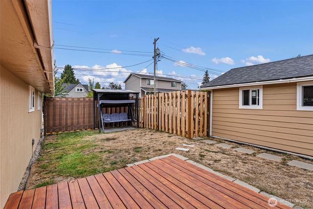 3018 Hollywood Avenue NE, Bremerton, WA 98310