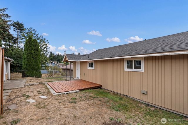 3018 Hollywood Avenue NE, Bremerton, WA 98310