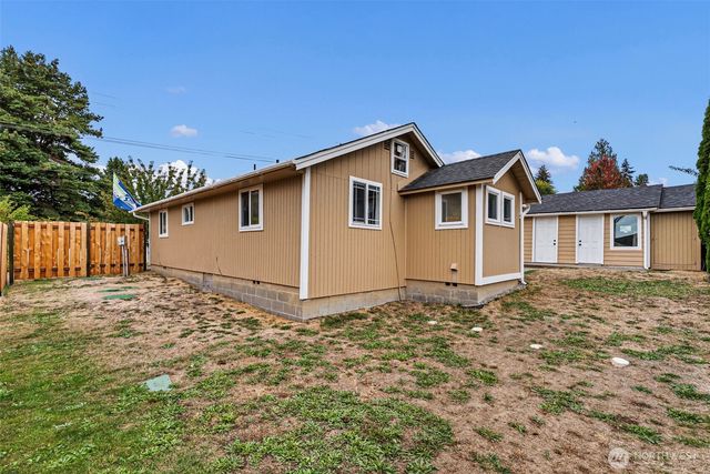 3018 Hollywood Avenue NE, Bremerton, WA 98310