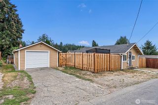 3018 Hollywood Avenue NE, Bremerton, WA 98310