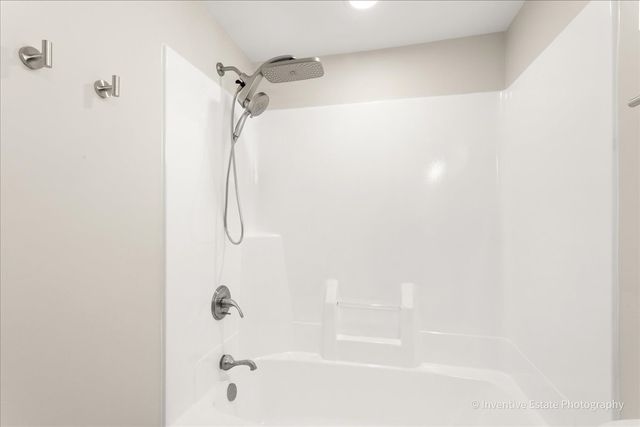 16600 OXFORD Drive, Markham, IL 60428