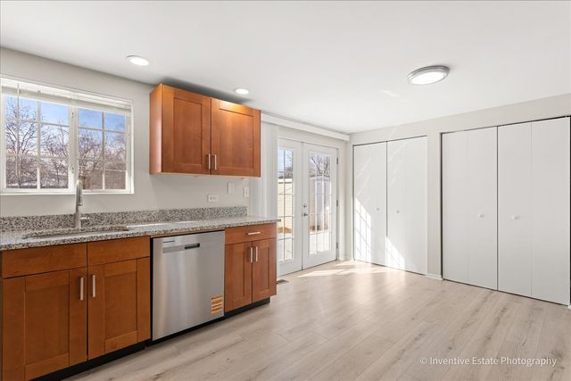 16600 OXFORD Drive, Markham, IL 60428