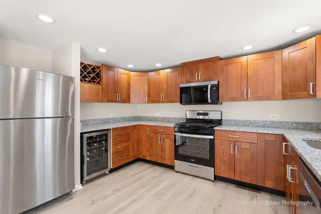 16600 OXFORD Drive, Markham, IL 60428