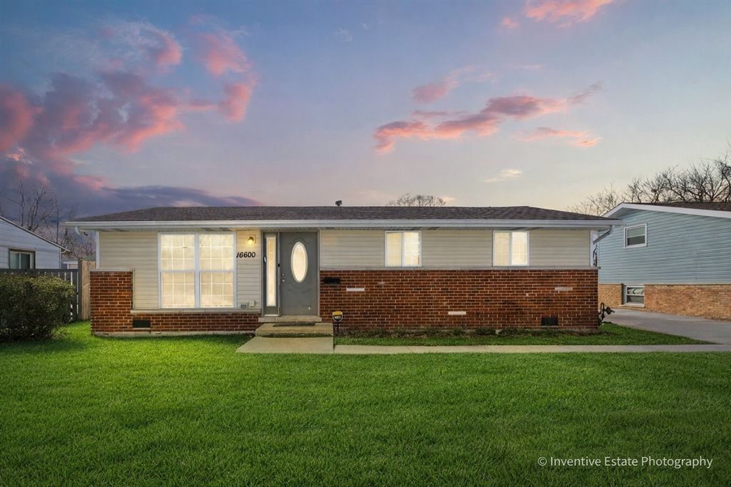 16600 OXFORD Drive, Markham, IL 60428