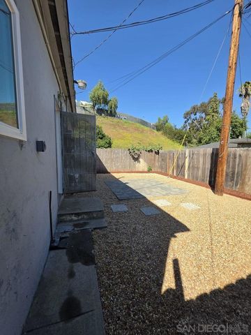 3262 Steel St, San Diego, CA 92113