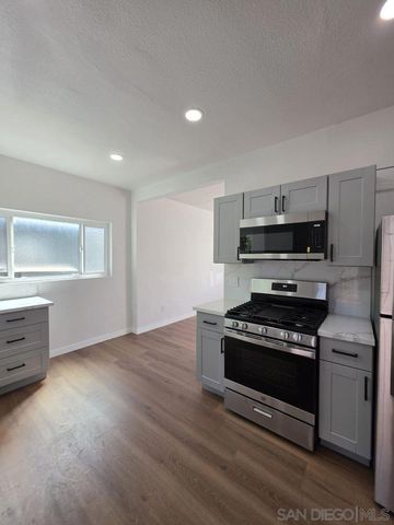 3262 Steel St, San Diego, CA 92113