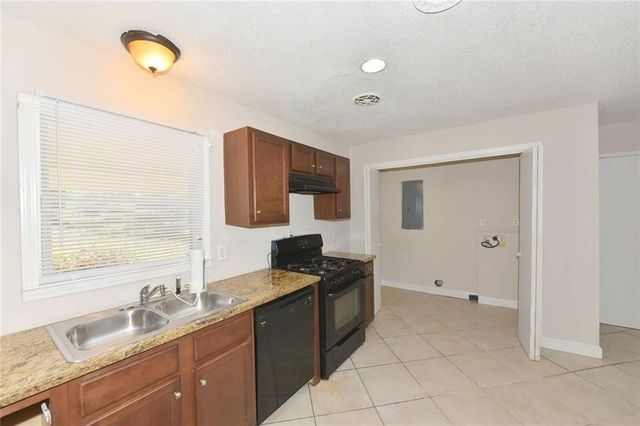 2246 WHITES MILL Road, Decatur, GA 30032