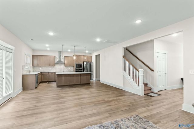 216 Sunny Springs Court, New Market, AL 35761