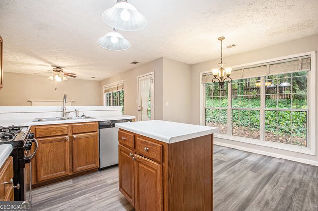 2932 Hunting Wood Walk, Duluth, GA 30096