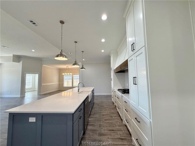 4205 Skylar Drive, College Station, TX 77845