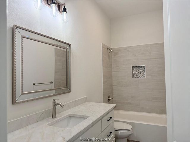4205 Skylar Drive, College Station, TX 77845