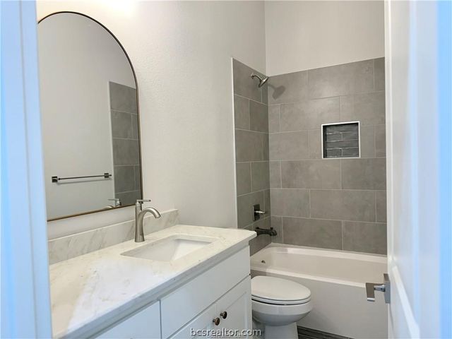 4205 Skylar Drive, College Station, TX 77845