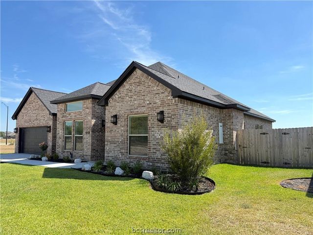 4205 Skylar Drive, College Station, TX 77845