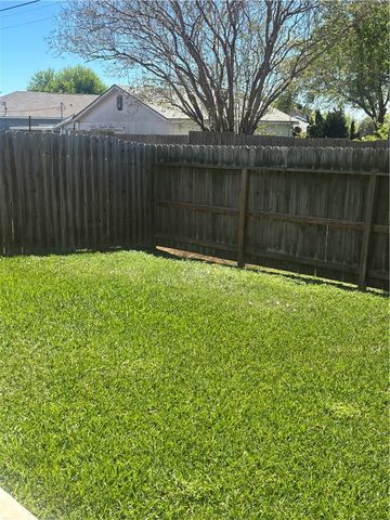 921 Moore Ave, Portland, TX 78374