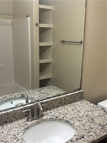 921 Moore Ave, Portland, TX 78374