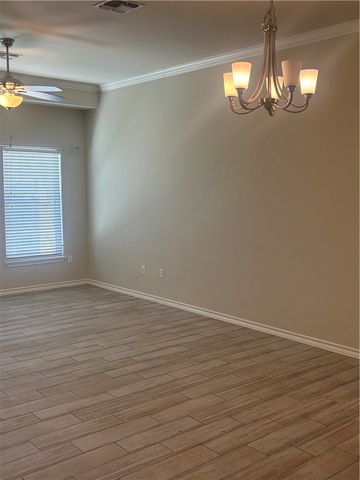 921 Moore Ave, Portland, TX 78374